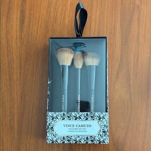 Vince Camuto Black and Tan Face Brush Trio